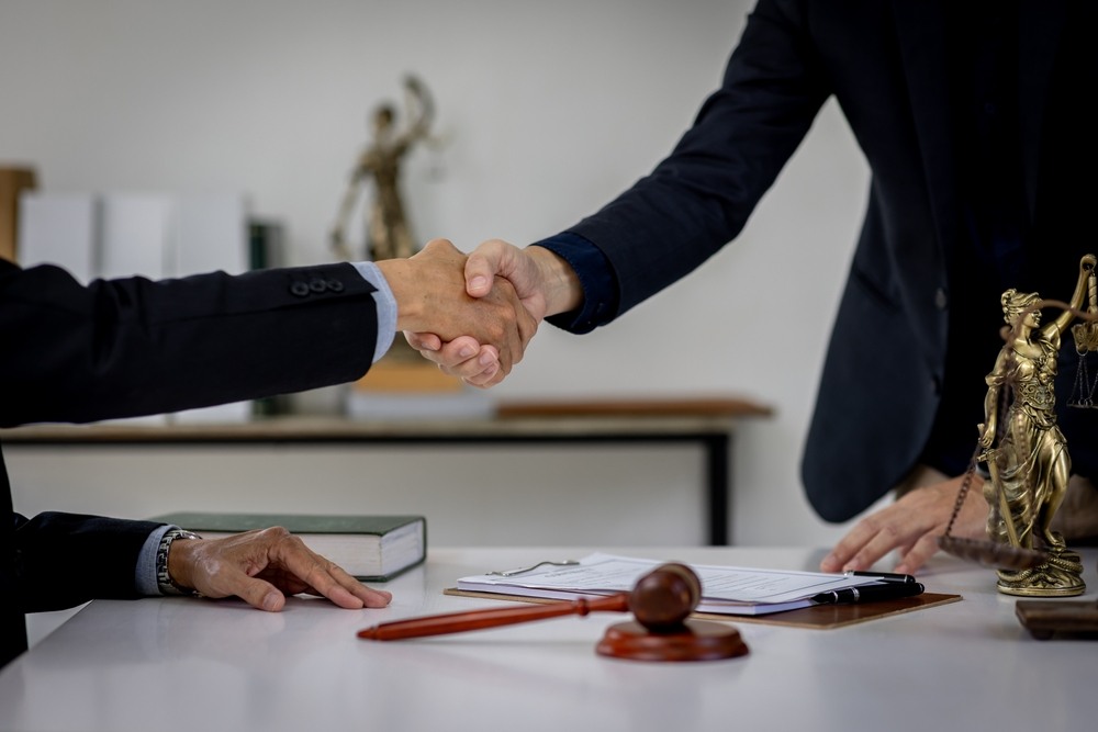How a Transparent Lawyer Can Maximize Your Injury Settlement