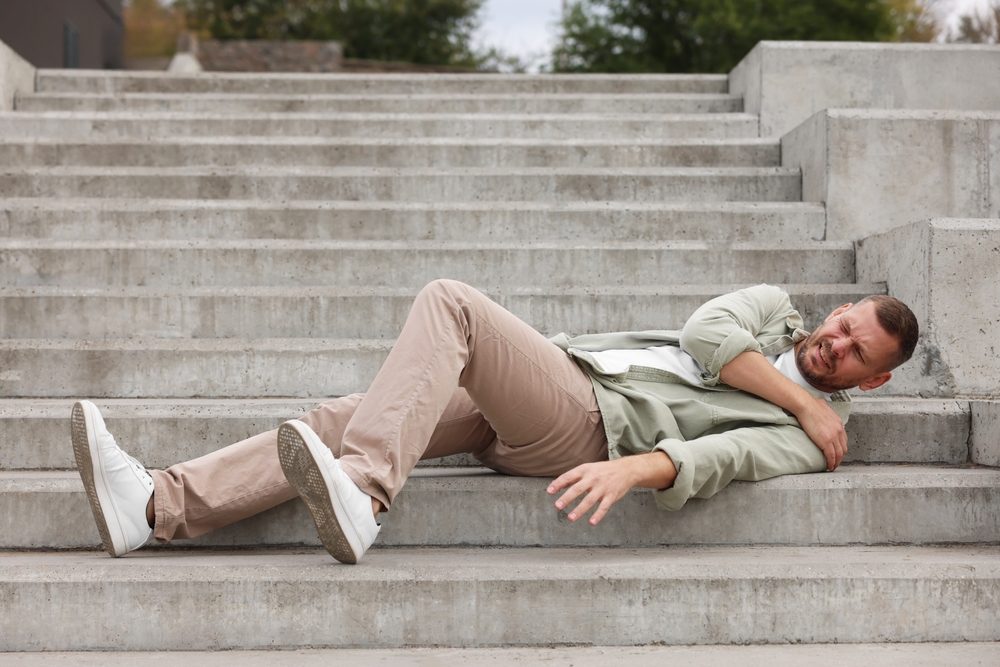 When a Slip and Fall Causes a Shoulder Injury